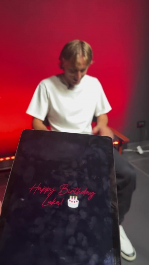 安帅、卡卡、德约等人为莫德里奇送生日祝福,伊布:40岁依然年轻