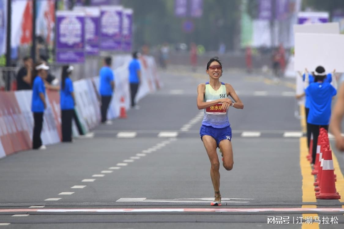 就跑个马拉松而已,别太把自己当回事儿